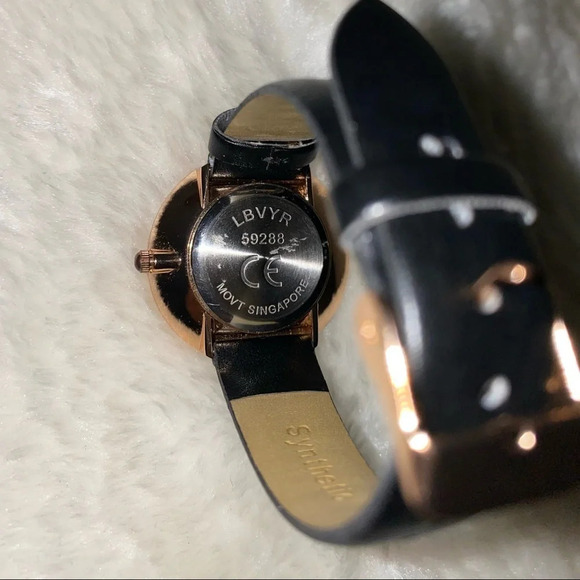 Black leather rose gold ladies watch - Picture 14 of 16